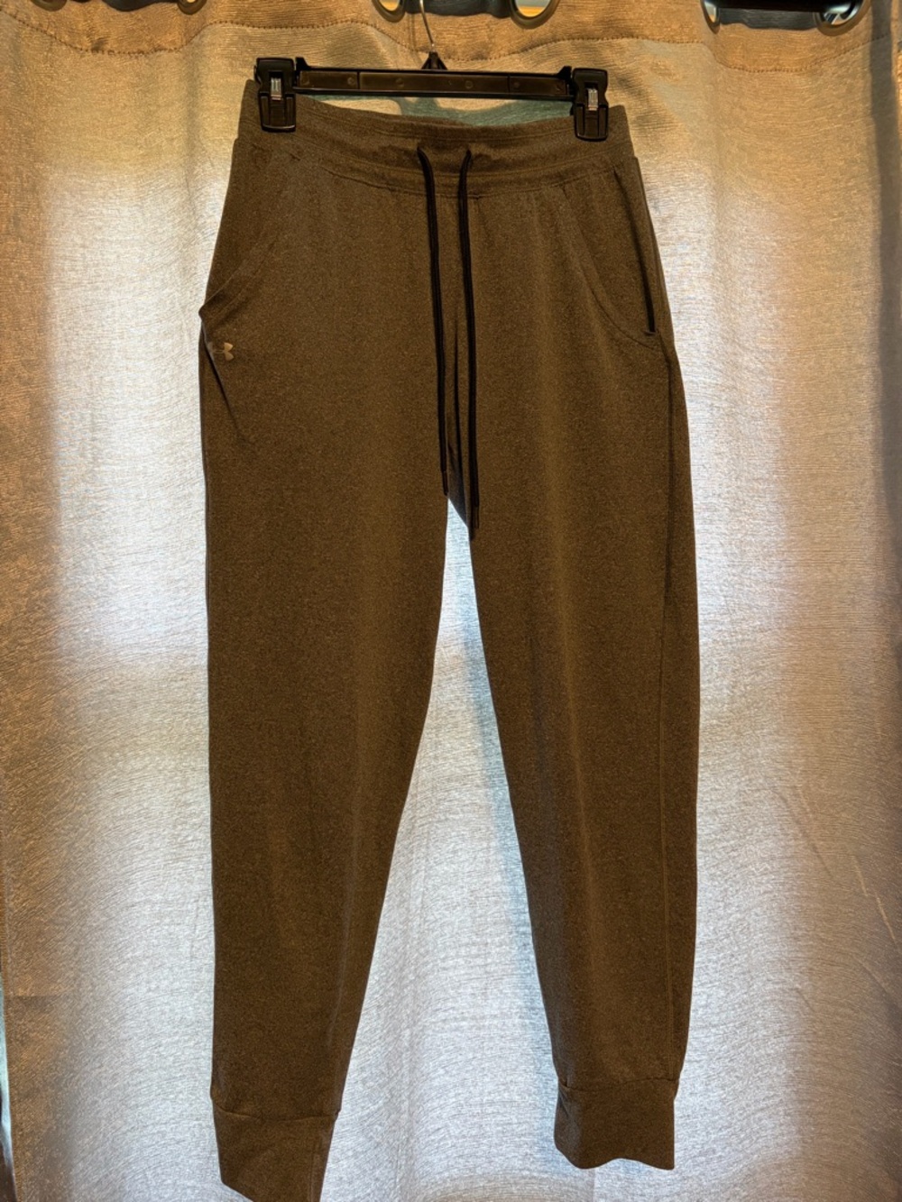 Under Armour women’s gray Jogger Sweatpants with Drawstring